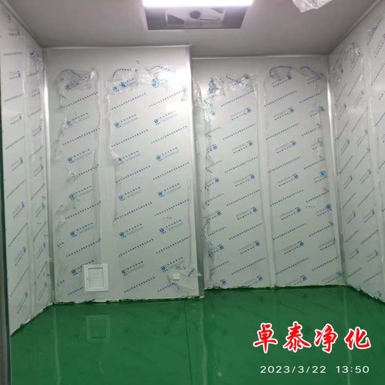 邢臺(tái)萬級(jí)凈化車間裝修收尾現(xiàn)場(chǎng)圖、做凈化車間找卓泰凈化工程公司